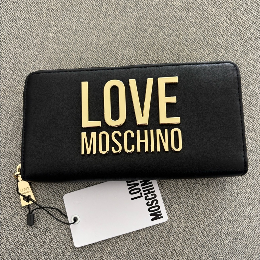 Love Moschino long Black and Gold Wallet